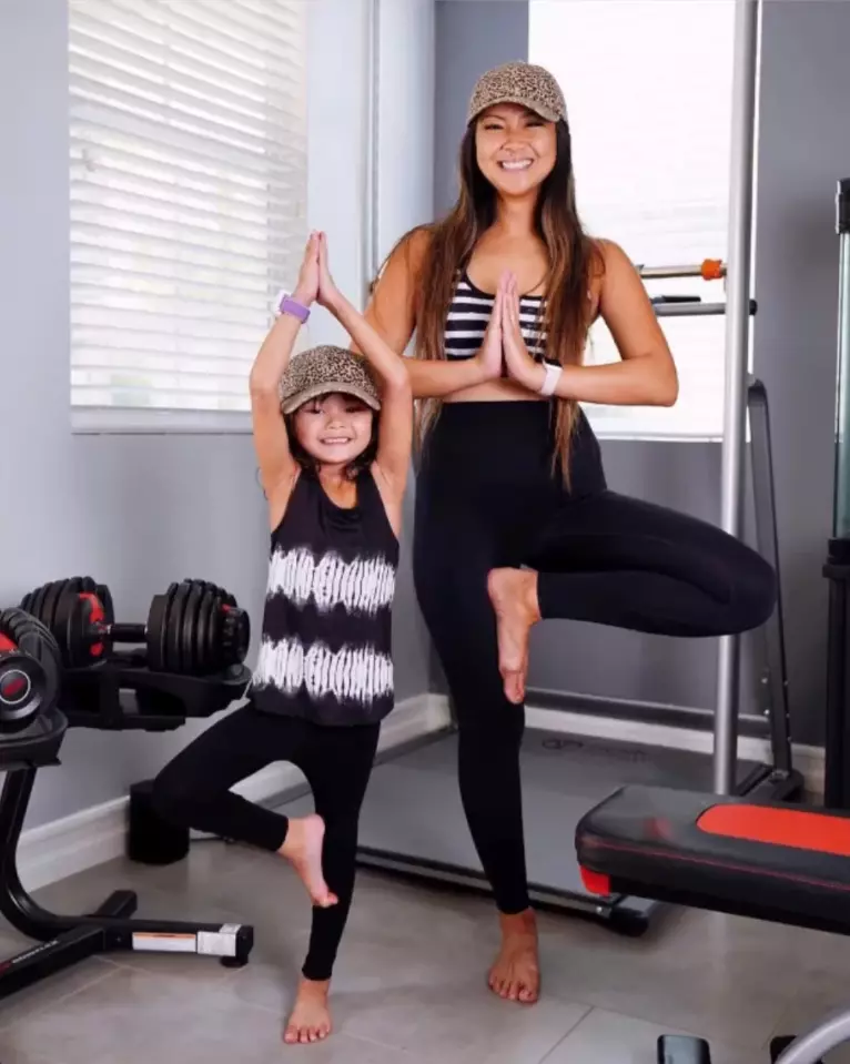 Thousands Can’t Be Wrong SoloStrength customers mother and daughter workouts with SoloStrength home gym equipment